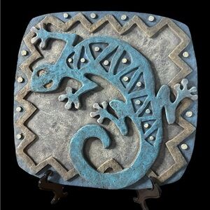 Blue and gray Gecko/Lizard Wall Art. Ceramic or Resin.(2-N)